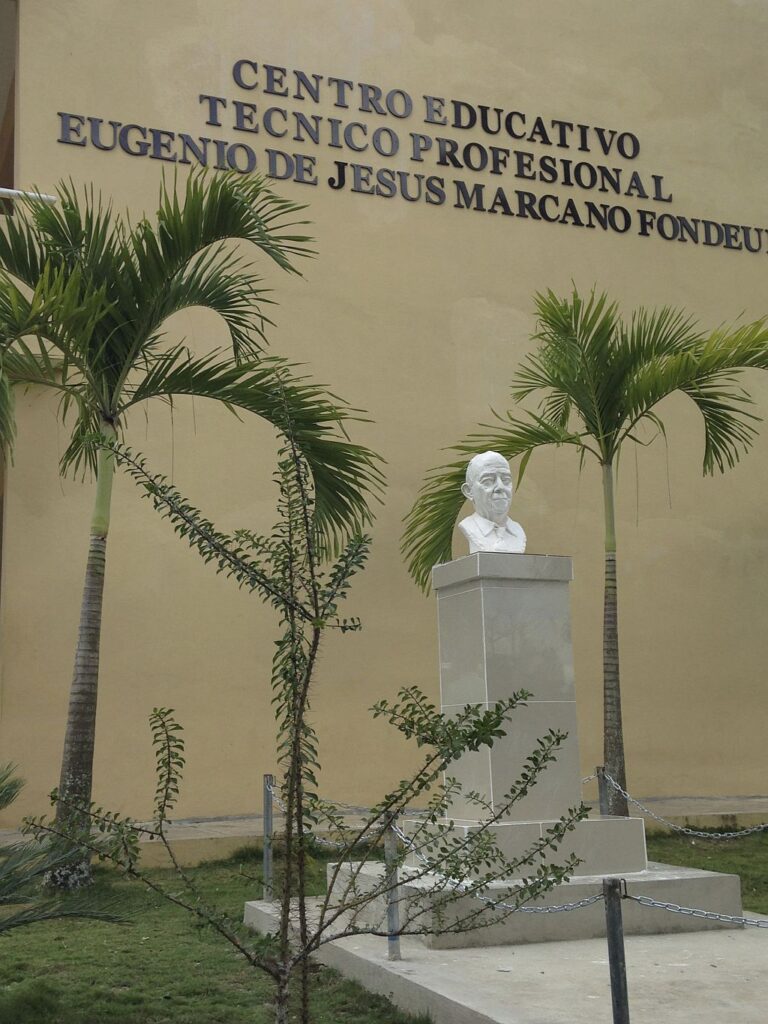 Reforma de Mata de Palma, del Distrito Municipal de Guerra, Santo Domingo Este. Nov. 12, 2014