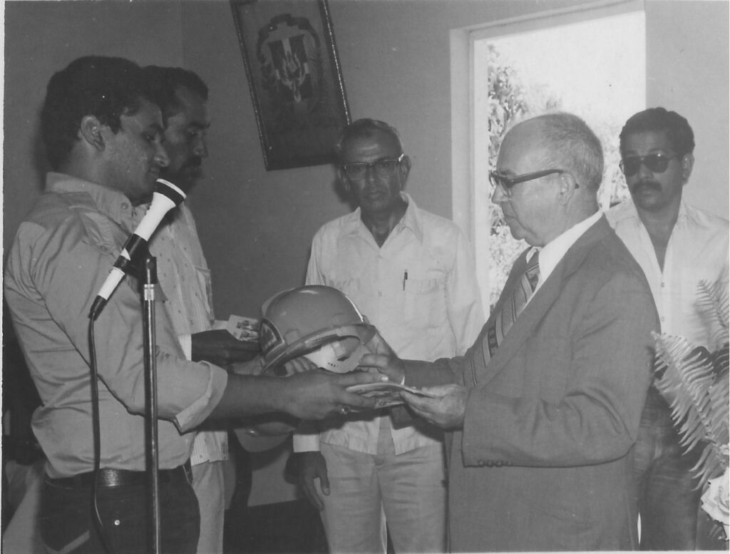 En la inauguracion del Parque Erik Leonardo Ekman en Ocoa. 18 mayo, 1980